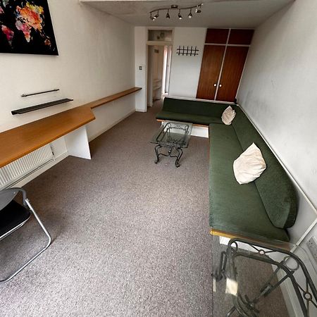 Two-Bedroom Flat Close To Uni & Shopping Center With Free Parking Coventry Exterior foto